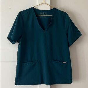 Figs Caribbean Blue Casma Three-Pocket Scrub Top™